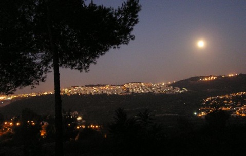 Moon Over Jerusalem_1.jpg